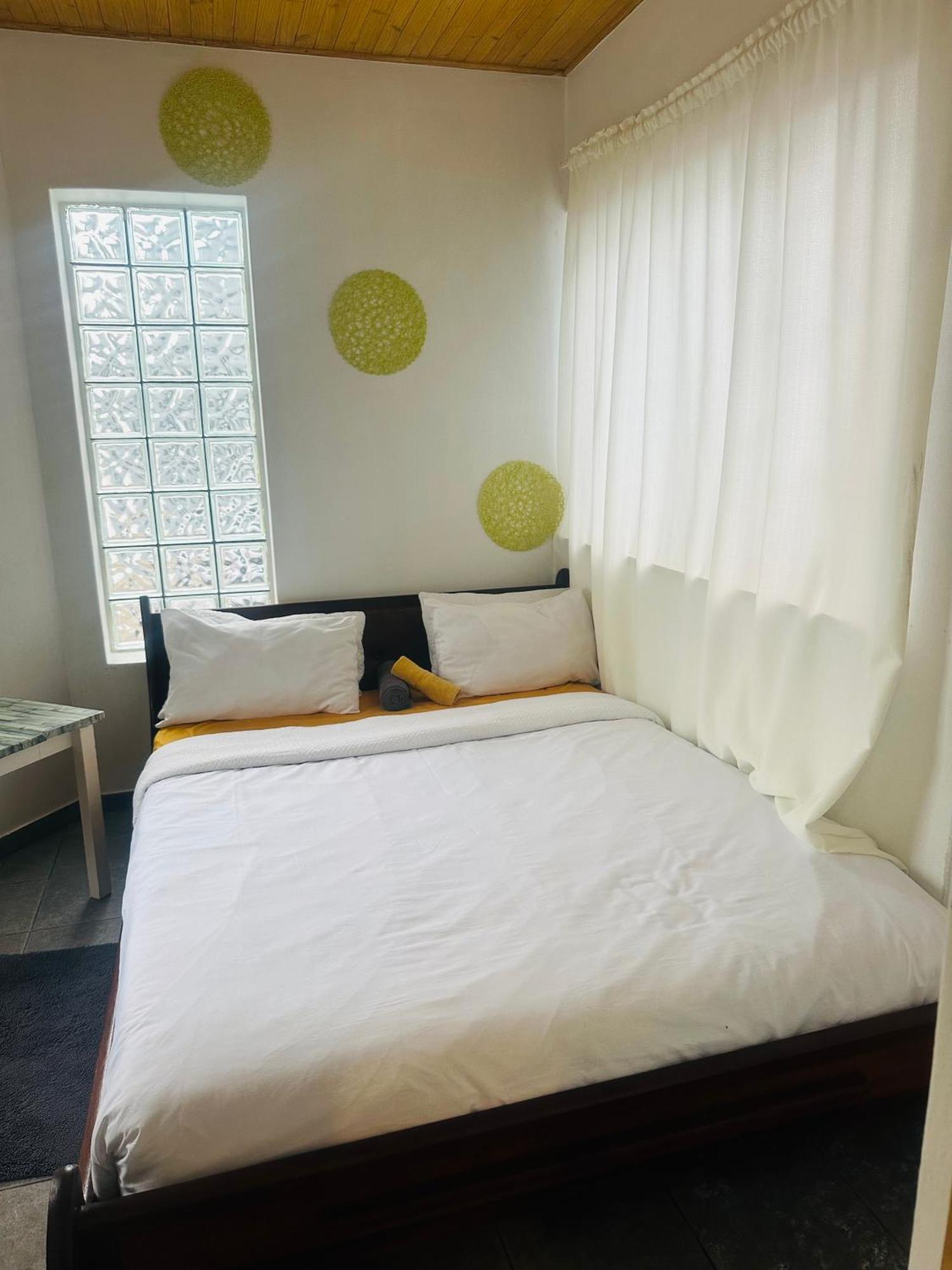 Coastwave Guest House 월브스베이 외부 사진